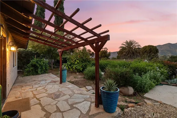 $1,149,000 | 95 Taormina Lane, Ojai, CA 93023