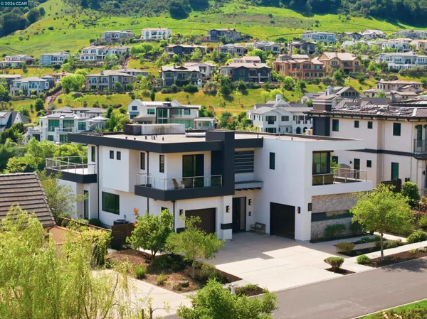 $4,395,000 | 11 Bigleaf Road, Orinda, CA 94563