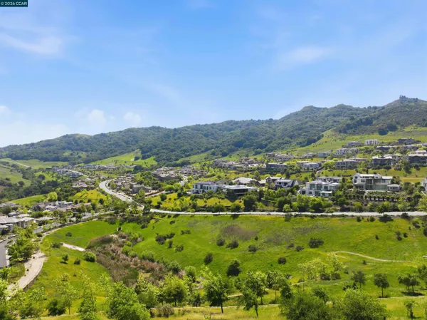 $4,395,000 | 11 Bigleaf Road, Orinda, CA 94563