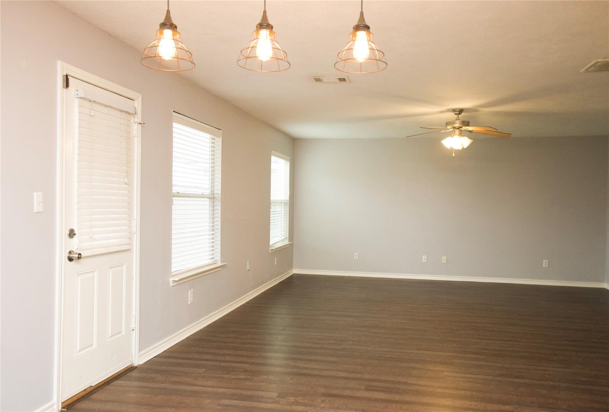 2419 Fox Water Drive Spring, TX 77386 - Photo 4 of 19
