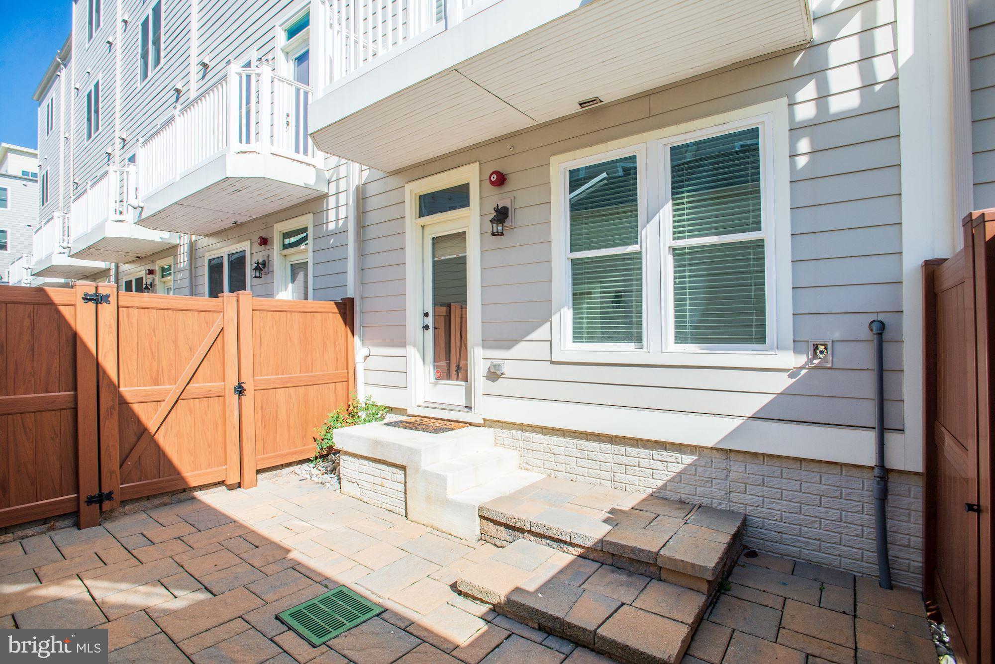 1140 South Glebe Road Arlington, VA 22204 - Photo 12 of 61 Patio Entrance to Kitchen