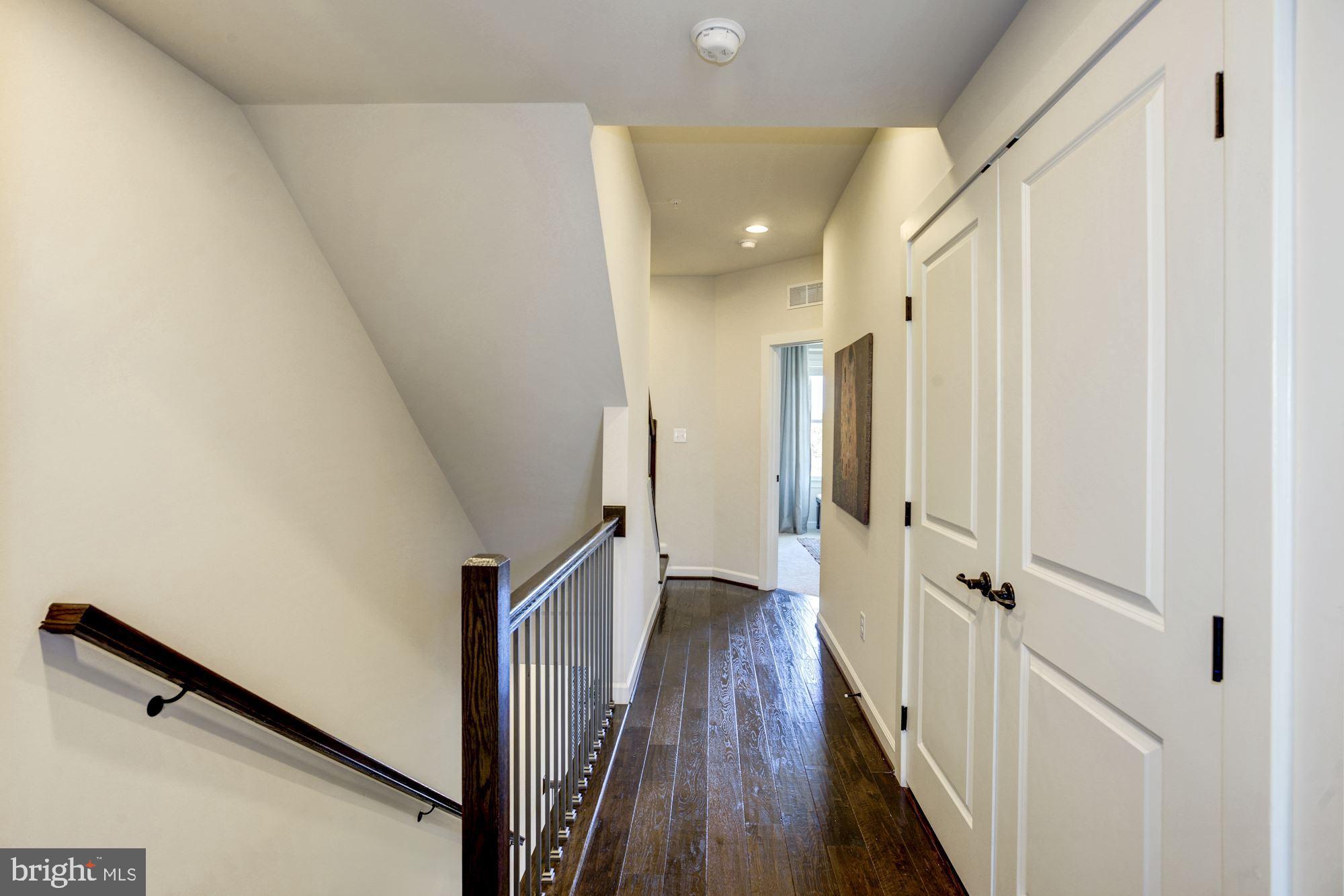 1140 South Glebe Road Arlington, VA 22204 - Photo 31 of 61 Upper Level Hallway