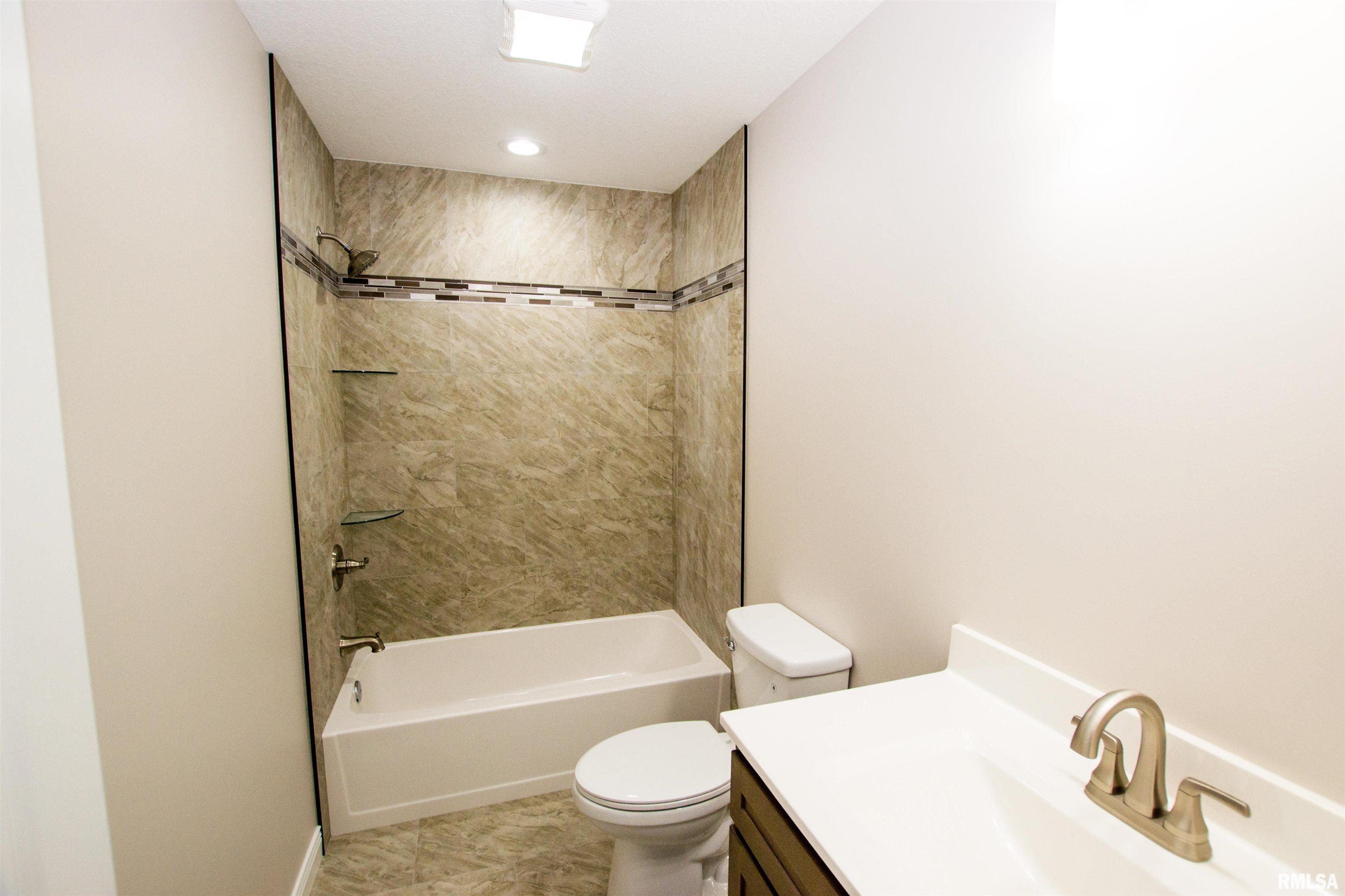 3548 Tower Court Clinton, IA 52732 - Photo 16 of 31 Gallery Image 16