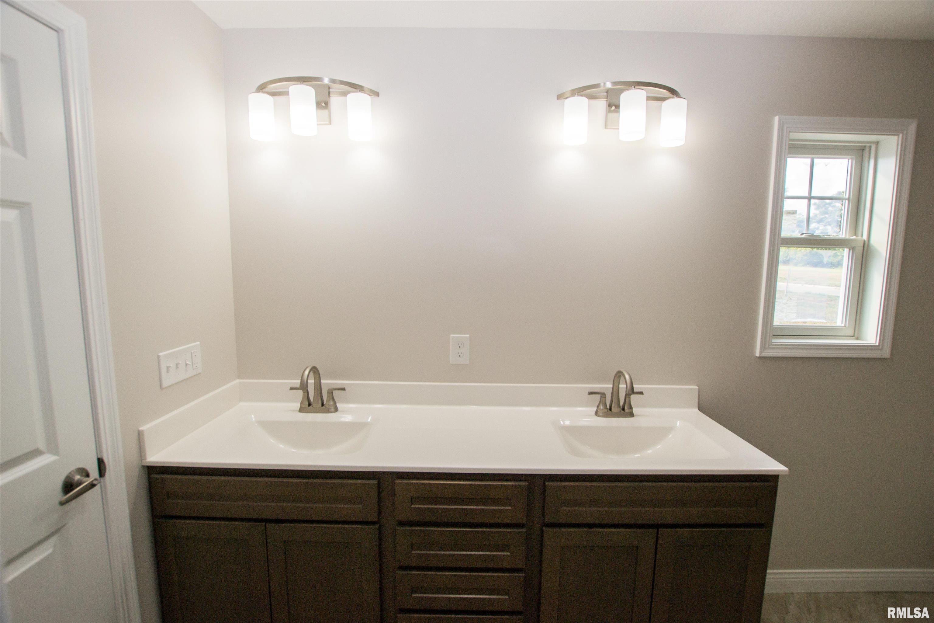 3548 Tower Court Clinton, IA 52732 - Photo 25 of 31 Gallery Image 25