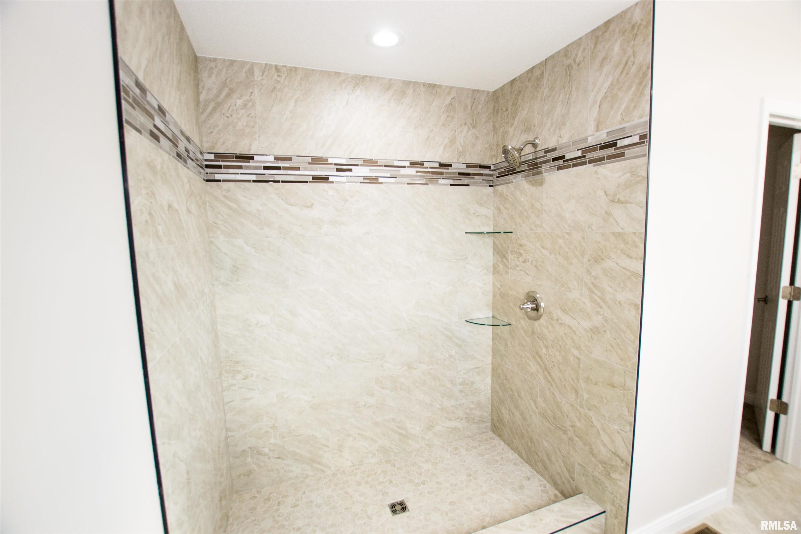 3548 Tower Court Clinton, IA 52732 - Photo 26 of 31 Gallery Image 26