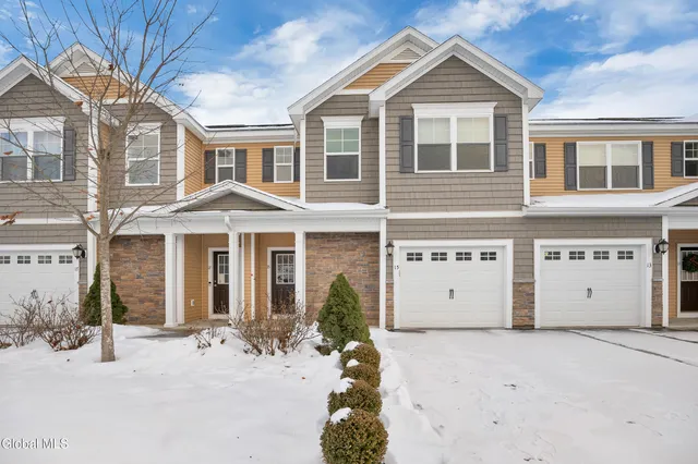$2,800 | 15 Clarice Lane, Colonie, NY 12047
