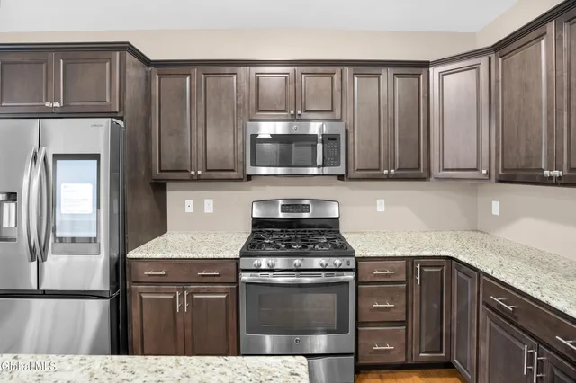 $2,800 | 15 Clarice Lane, Colonie, NY 12047