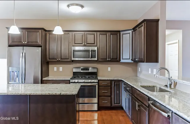 $2,800 | 15 Clarice Lane, Colonie, NY 12047