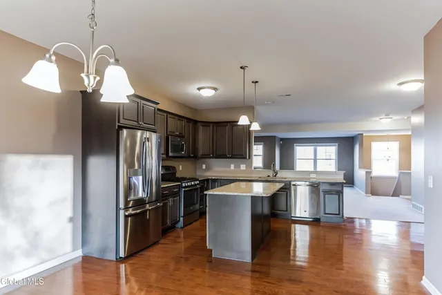 $2,800 | 15 Clarice Lane, Colonie, NY 12047