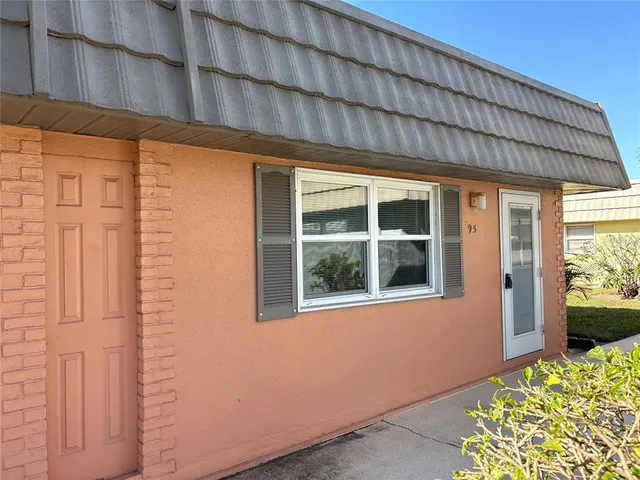 $1,475 | 201 Bedford Street, Unit 95, Sun City Center, FL 33573
