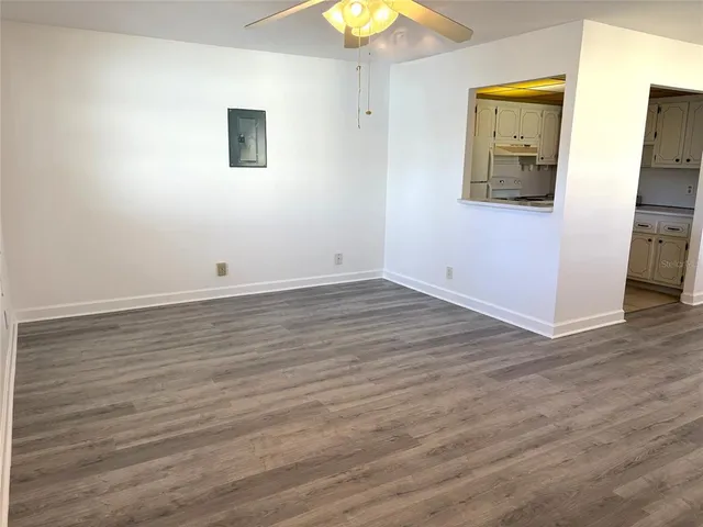 $1,475 | 201 Bedford Street, Unit 95, Sun City Center, FL 33573