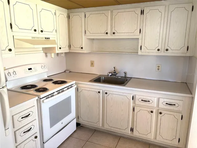 $1,475 | 201 Bedford Street, Unit 95, Sun City Center, FL 33573