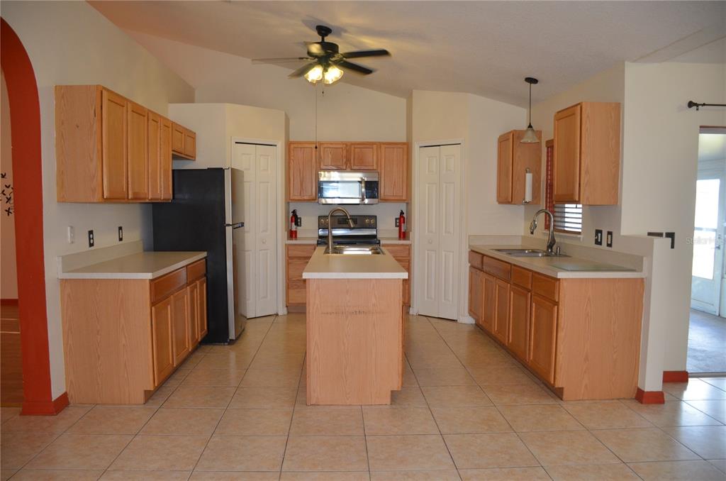 13785 Southwest 42nd Court Road Ocala, FL 34473 - Photo 5 of 33