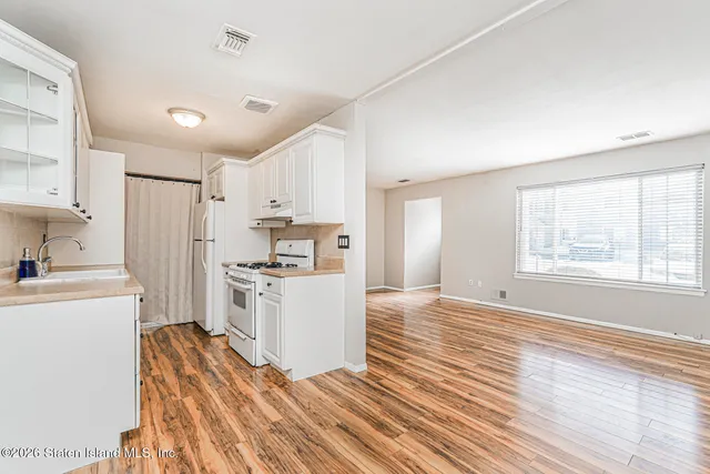 $499,998 | 139 Gervil Street | Rossville