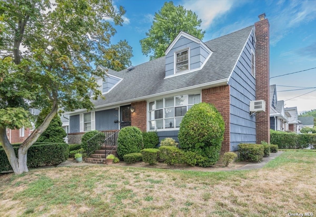 131 Bucknell Road Valley Stream, NY 11580 - Photo 1 of 1 Gallery Image 1