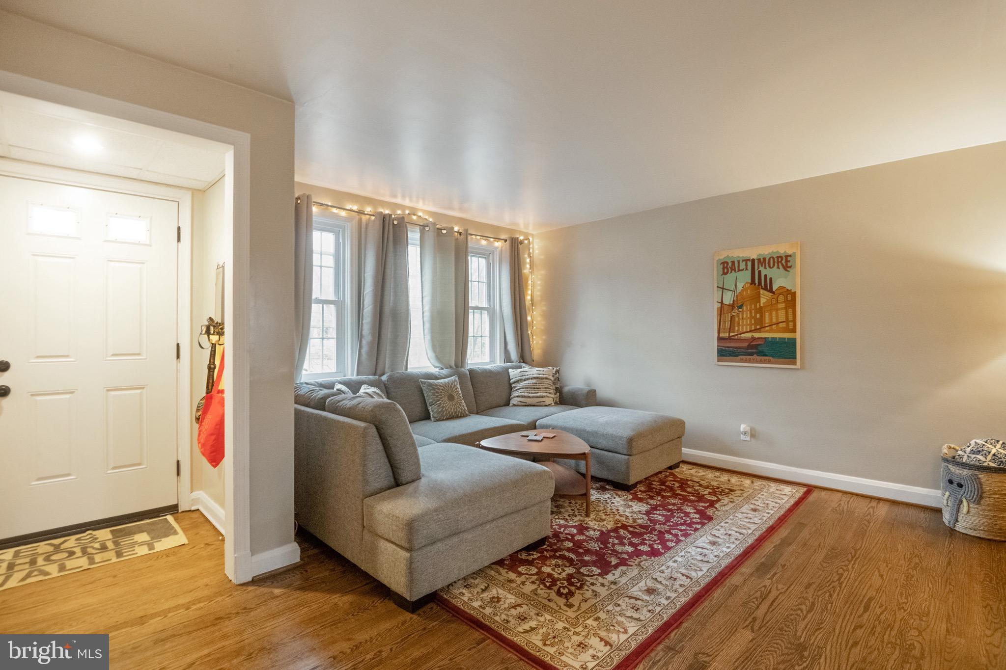 520 Academy Road Catonsville, MD 21228 - Photo 6 of 38 Vestibule to Living Room