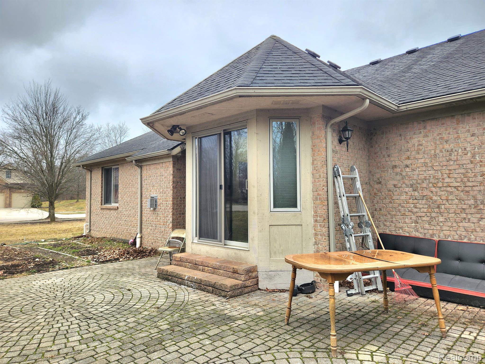 1250 North Lilley Road Canton, MI 48187 - Photo 27 of 27 patio