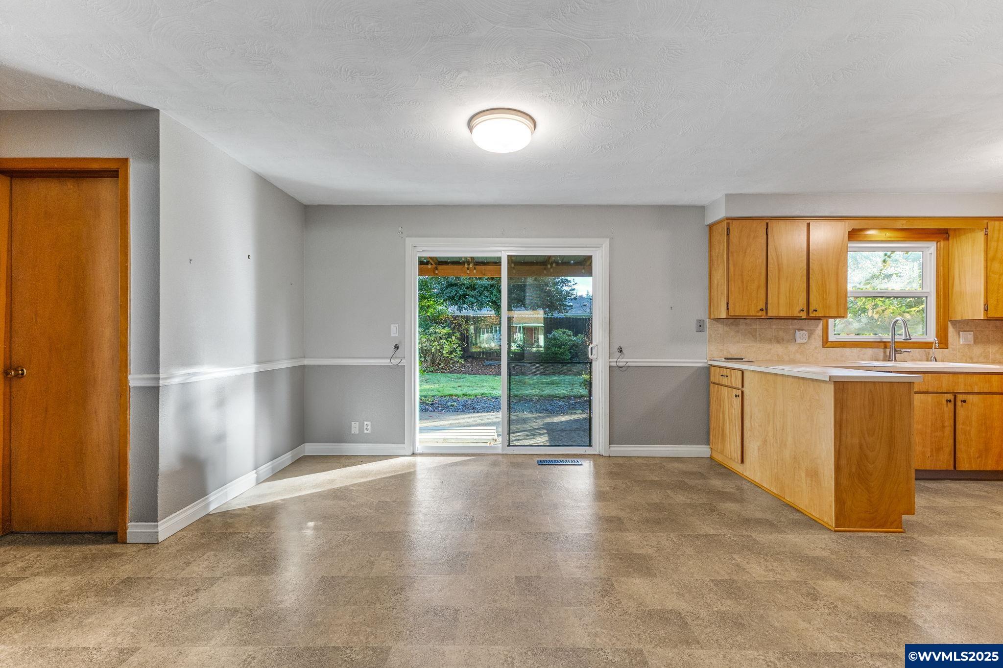 4664 17th Avenue South Salem, OR 97302 - Photo 10 of 32