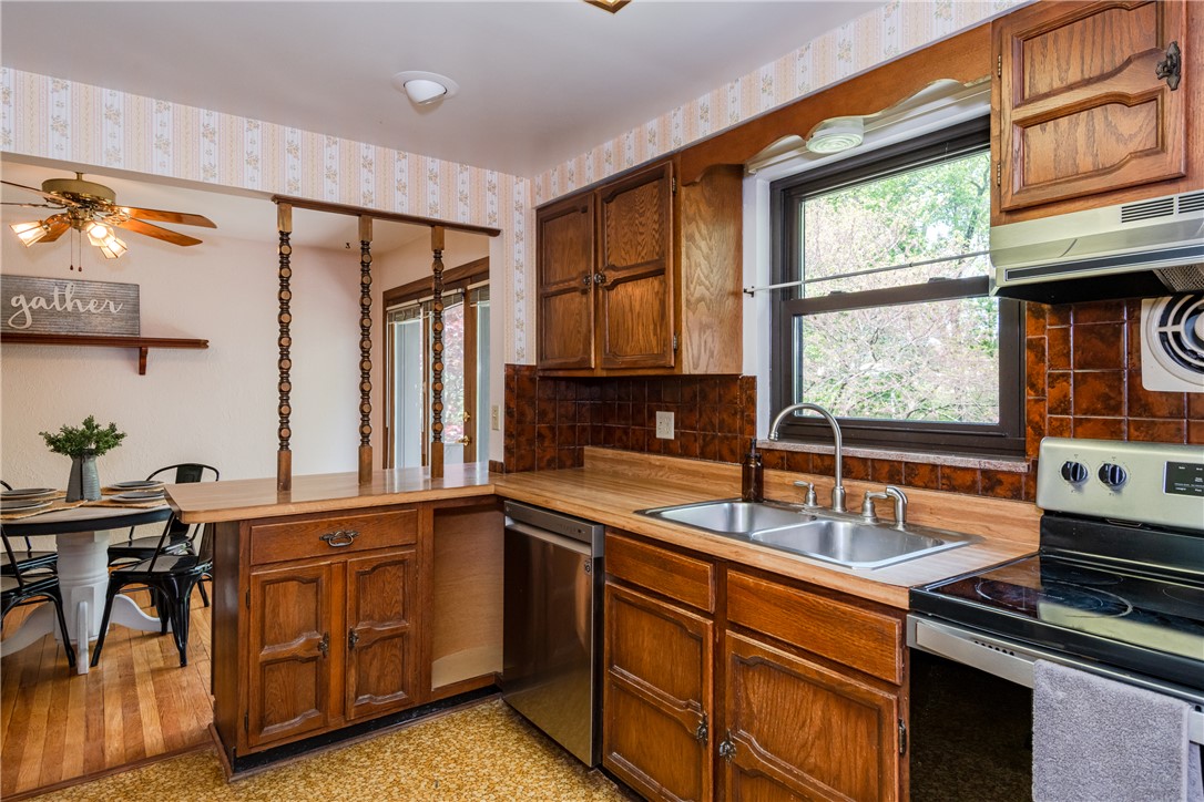 1176 Geneva Road Dayton, OH 45434 - Photo 14 of 55