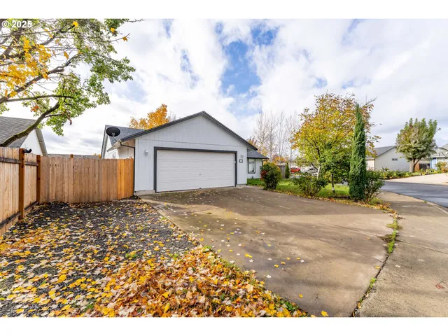 $369,000 | 468 Merlee Circle, Eagle Point, OR 97524