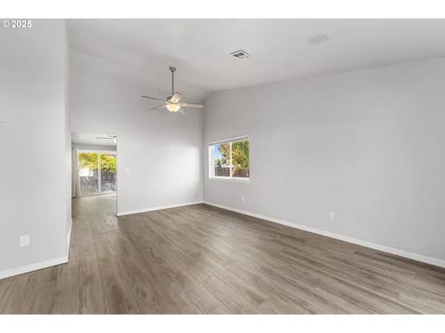 $369,000 | 468 Merlee Circle, Eagle Point, OR 97524