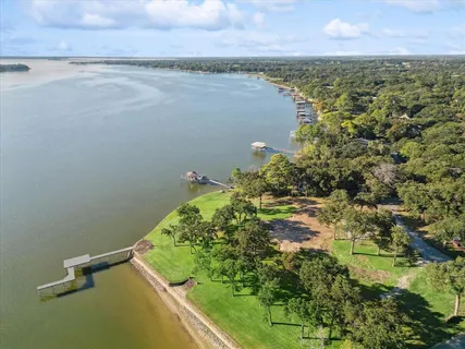 $999,999 | 12424 Lake Forest Drive, Azle, TX 76020