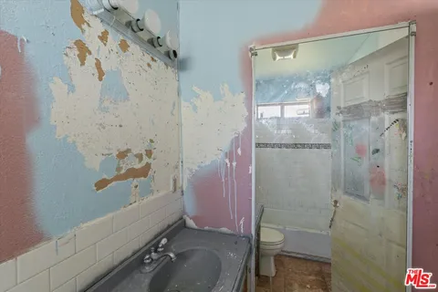 $649,000 | 13770 Sproule Avenue, Sylmar, CA 91342