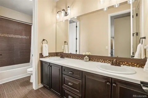 $875,000 | 26726 East Peakview Drive, Aurora, CO 80016