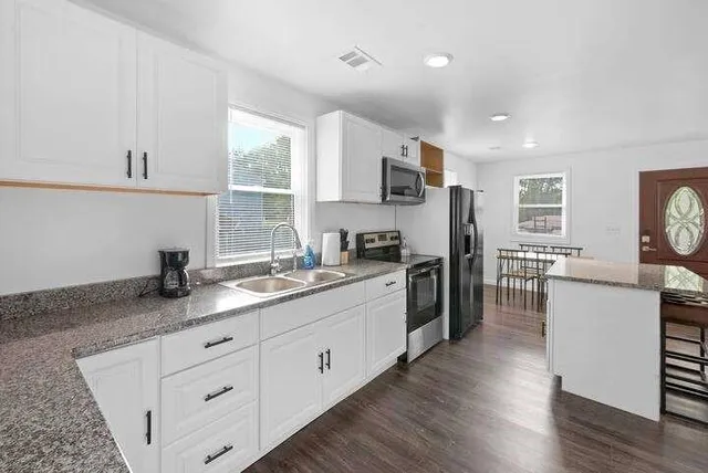 $1,950 | 2533 Godfrey Drive Northwest, Atlanta, GA 30318