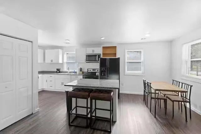 $1,950 | 2533 Godfrey Drive Northwest, Atlanta, GA 30318