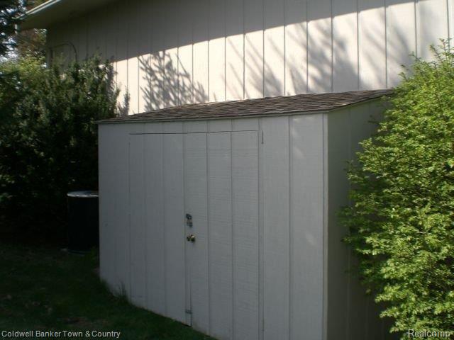 3525 East Commerce Road Commerce Township, MI 48382 - Photo 19 of 22 storage