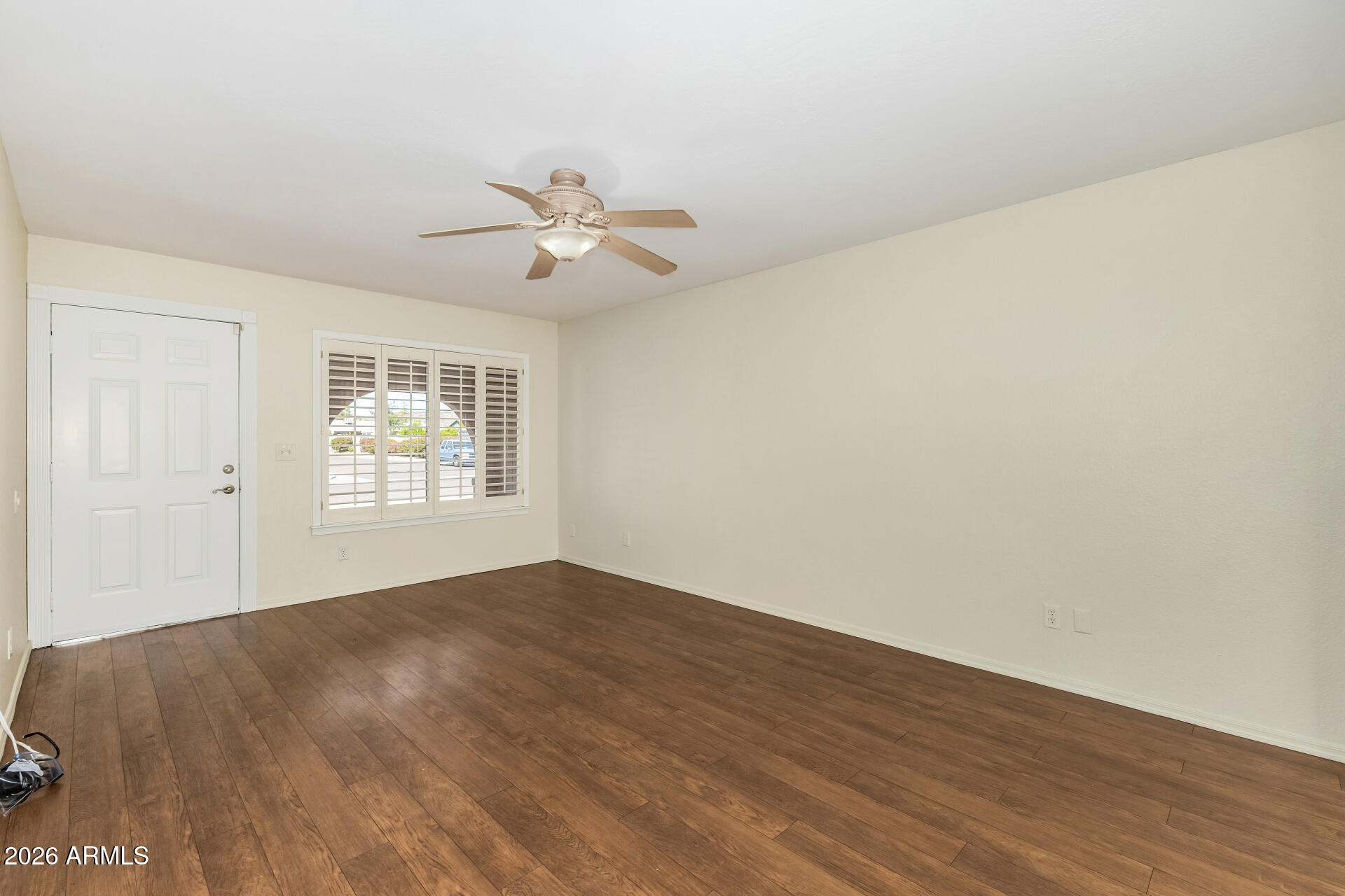 4901 West Wagoner Road Glendale, AZ 85308 - Photo 2 of 19 8 - Wagoner