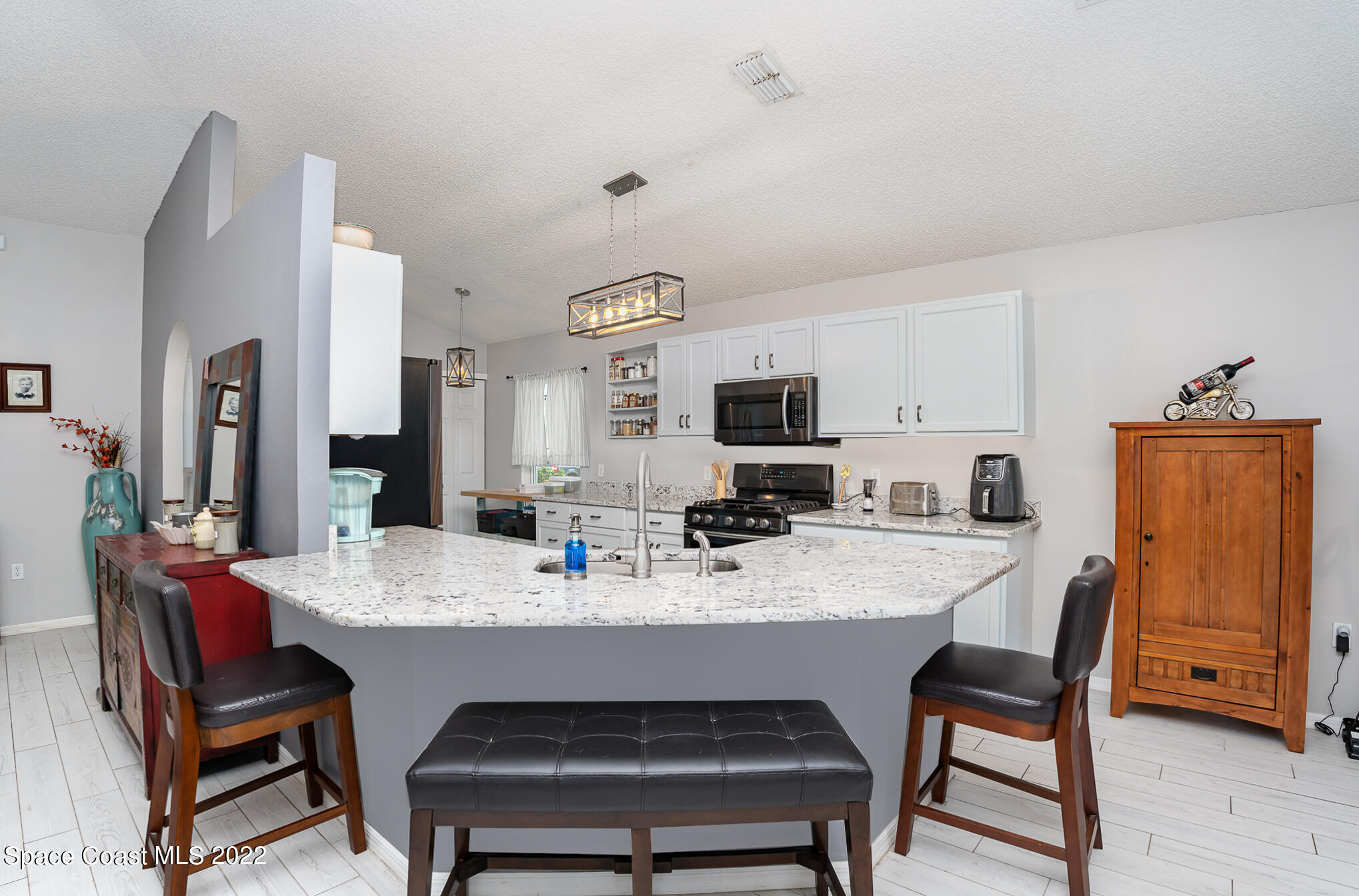 2188 Spring Creek Circle Palm Bay, FL 32905 - Photo 10 of 22 Kitchen
