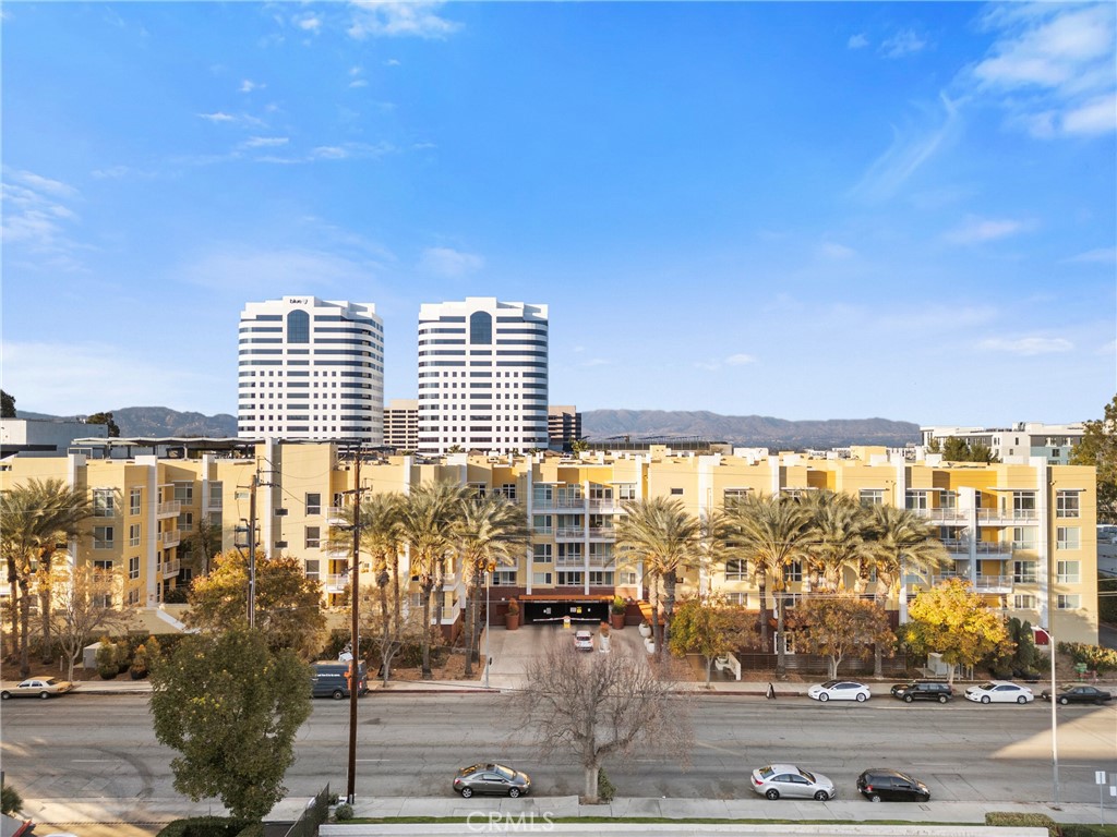 21301 Erwin Street, Unit 206 Woodland Hills, CA 91367 - Photo 33 of 34 a view of a city from a building