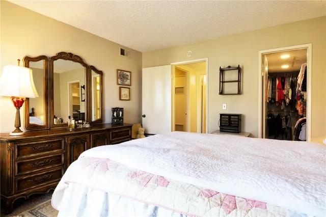 $680,000 | 2125 Temple Avenue, Signal Hill, CA 90755