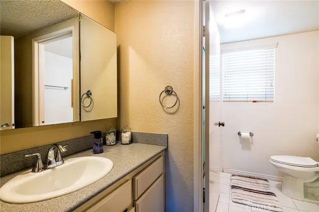 $680,000 | 2125 Temple Avenue, Signal Hill, CA 90755