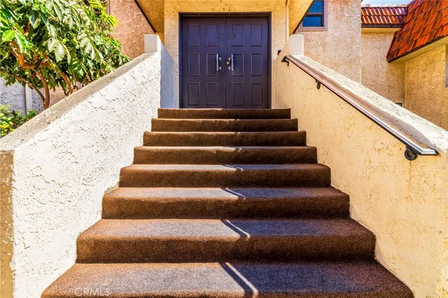 $680,000 | 2125 Temple Avenue, Signal Hill, CA 90755