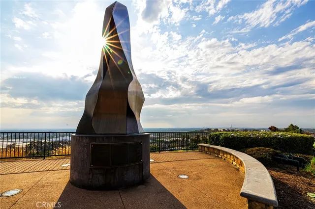 $680,000 | 2125 Temple Avenue, Signal Hill, CA 90755