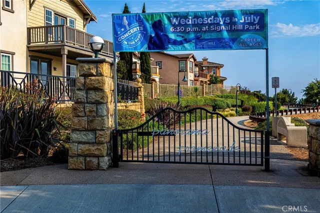 $680,000 | 2125 Temple Avenue, Signal Hill, CA 90755