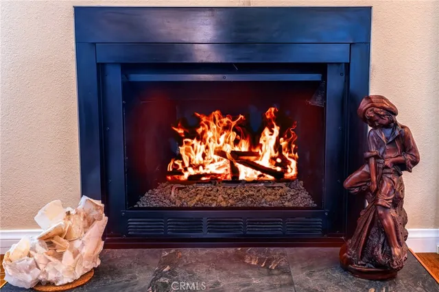 $680,000 | 2125 Temple Avenue, Signal Hill, CA 90755