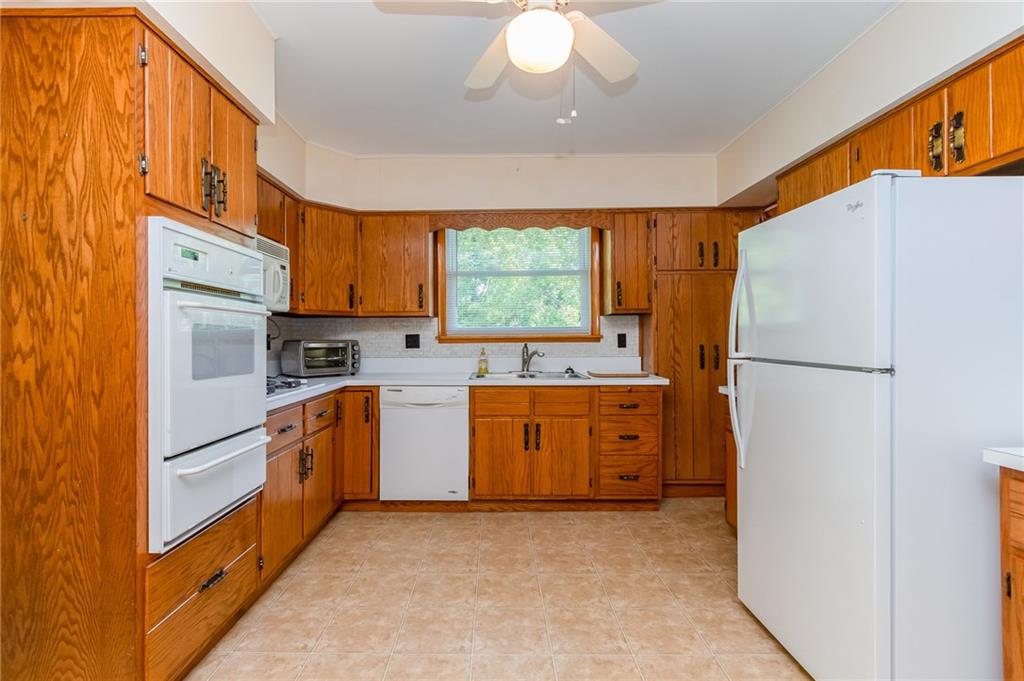 2491 Ridge Rd Extension Ambridge, PA 15003 - Photo 7 of 24