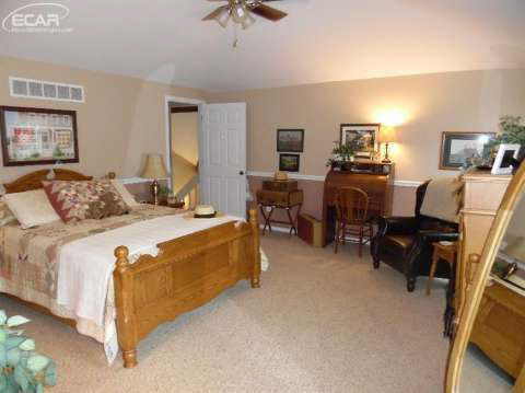 3887 Taggett Lake Drive Highland, MI 48357 - Photo 25 of 30 20439581-24.JPG