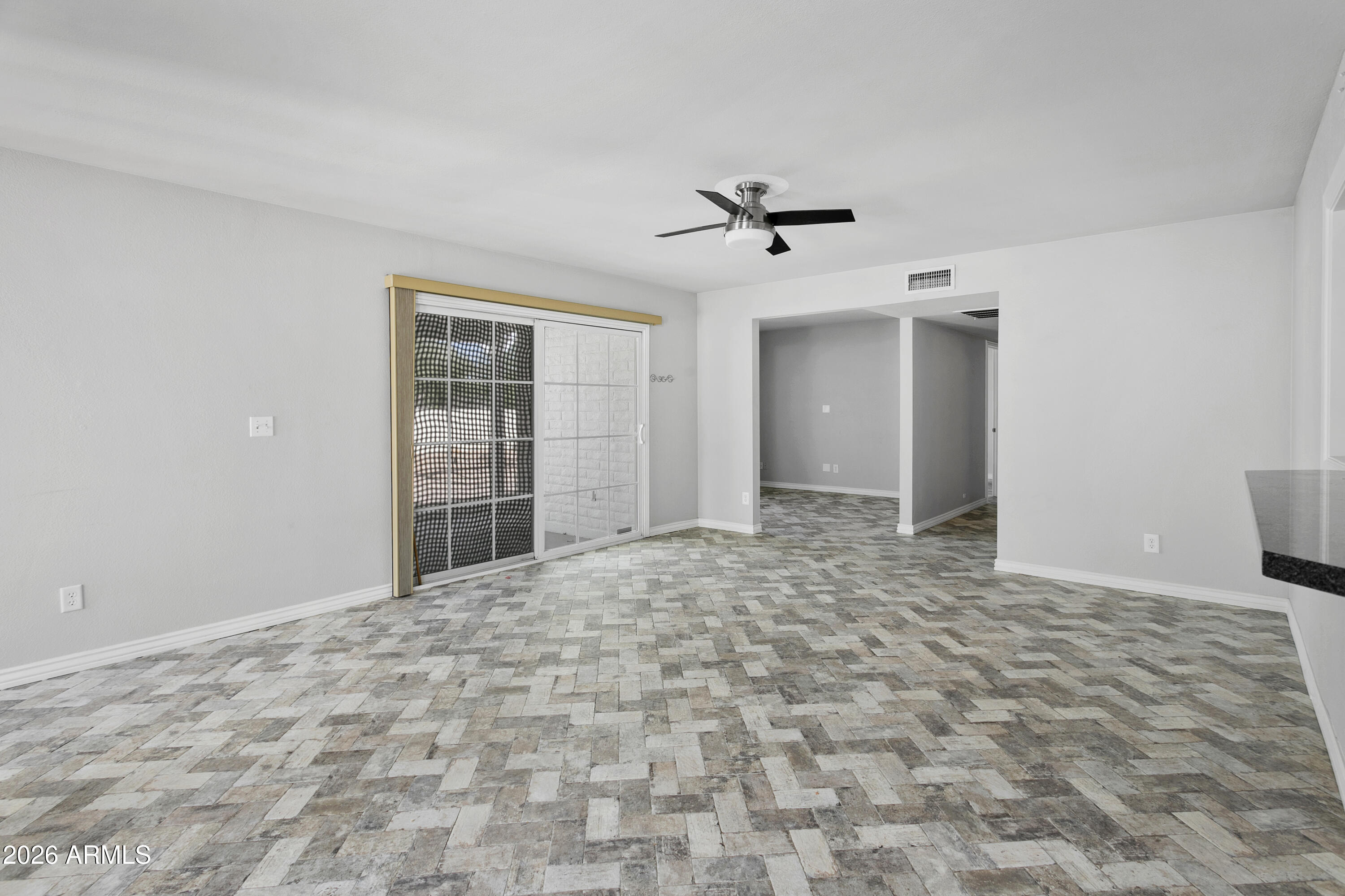 628 East Boca Raton Road Phoenix, AZ 85022 - Photo 6 of 30 Living Room