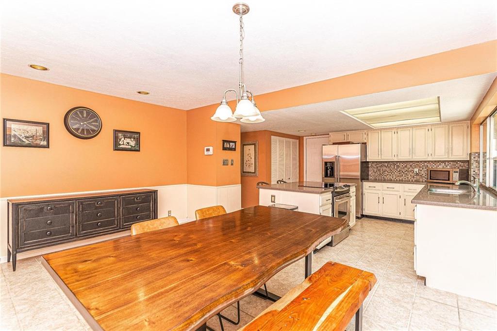 8201 Taunton Road Indianapolis, IN 46260 - Photo 12 of 32 Gallery Image 12