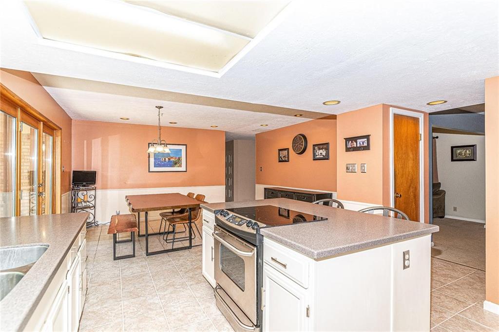 8201 Taunton Road Indianapolis, IN 46260 - Photo 16 of 32 Gallery Image 16