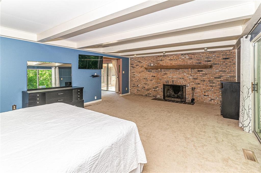 8201 Taunton Road Indianapolis, IN 46260 - Photo 21 of 32 Gallery Image 21