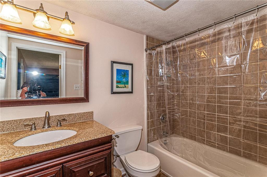 8201 Taunton Road Indianapolis, IN 46260 - Photo 23 of 32 Gallery Image 23