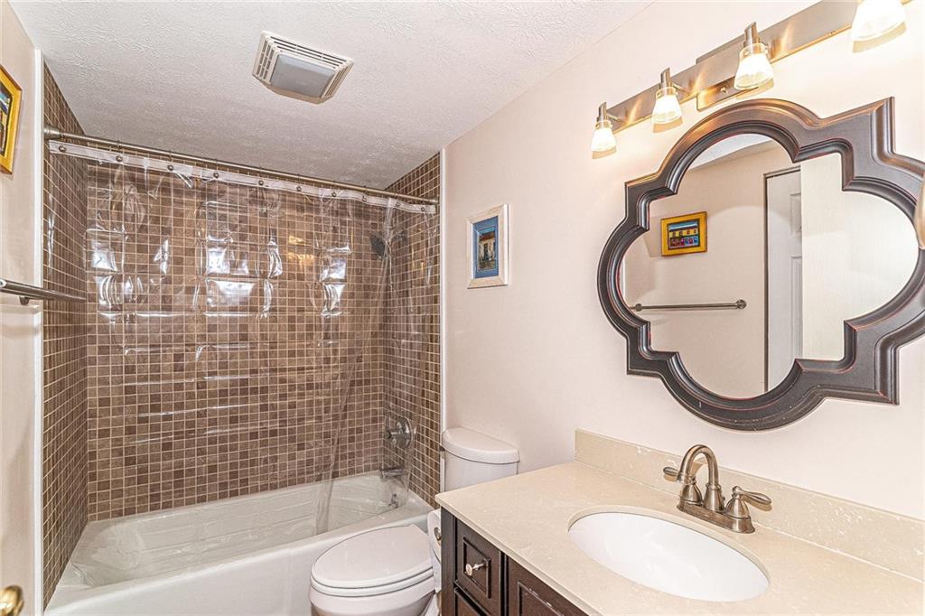 8201 Taunton Road Indianapolis, IN 46260 - Photo 27 of 32 Gallery Image 27