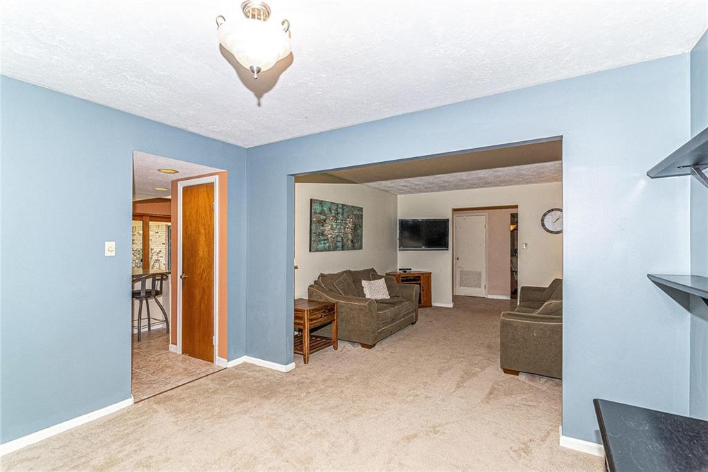 8201 Taunton Road Indianapolis, IN 46260 - Photo 5 of 32 Gallery Image 5