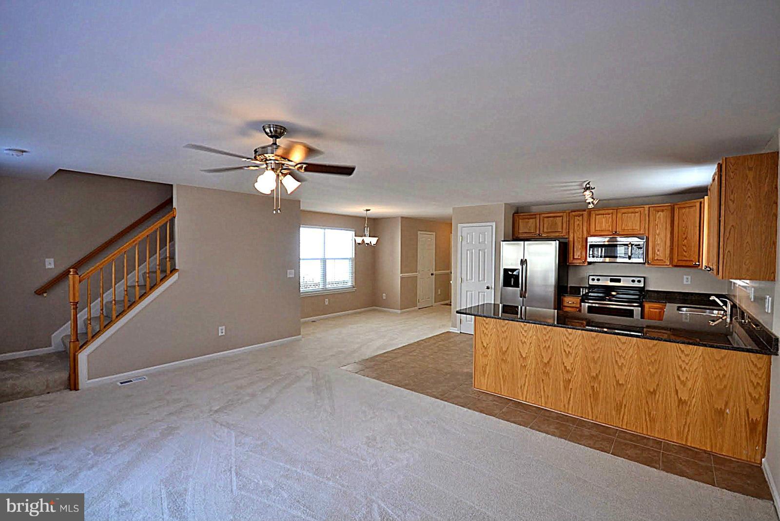 7846 Camp Road Pasadena, MD 21122 - Photo 3 of 16 Living Room